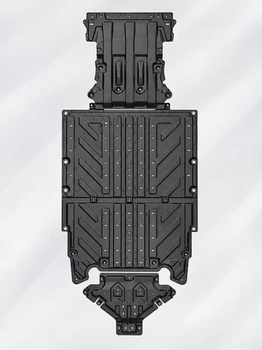 Giáp gầm Lynk & Co 02